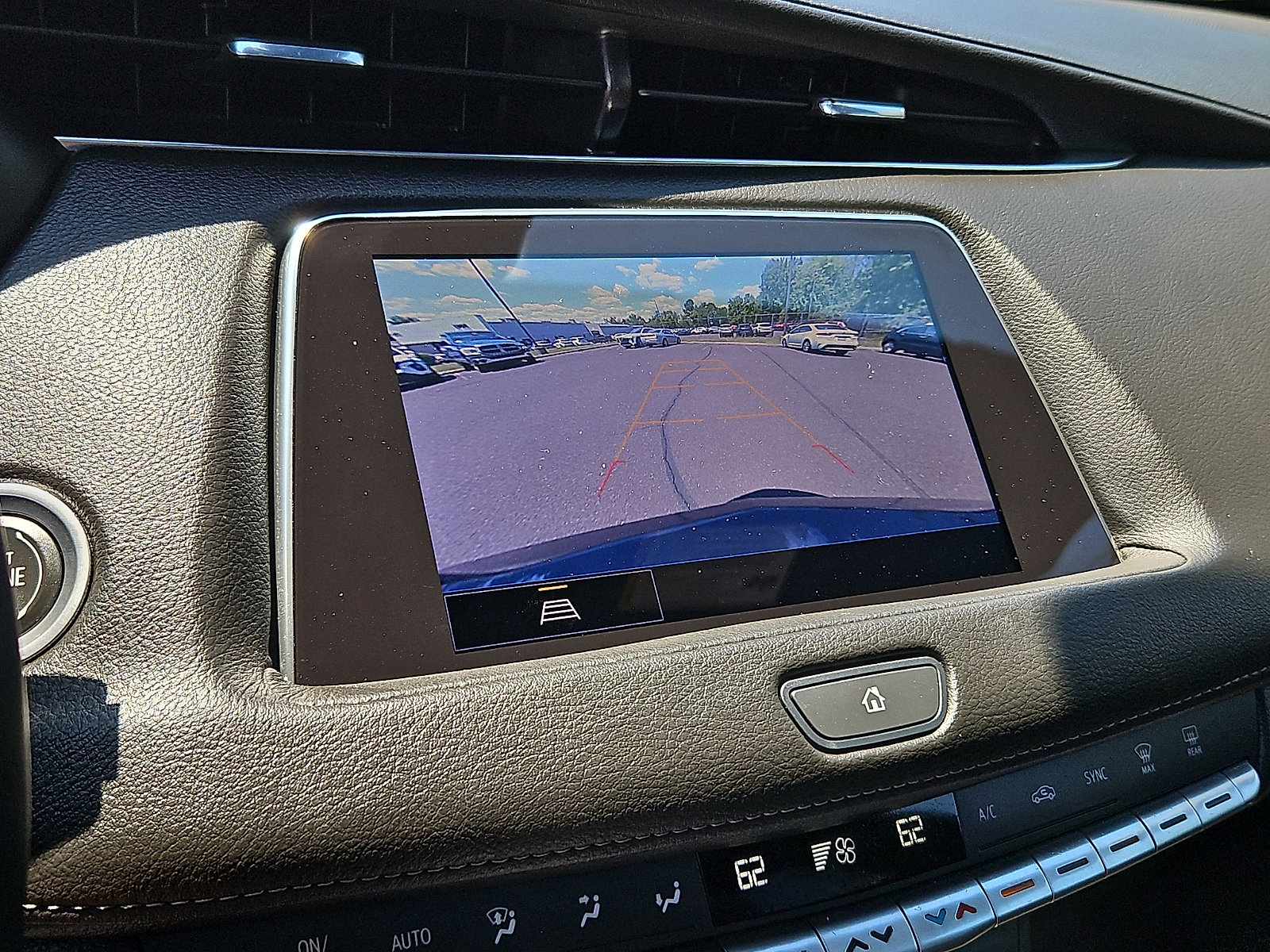 Certified 2023 Cadillac XT4 Premium Luxury AWD/4WD image 18