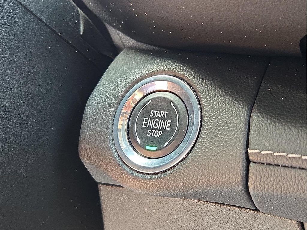 Used 2022 Buick Envision Essence w/ Technology Package I AWD/4WD image 22