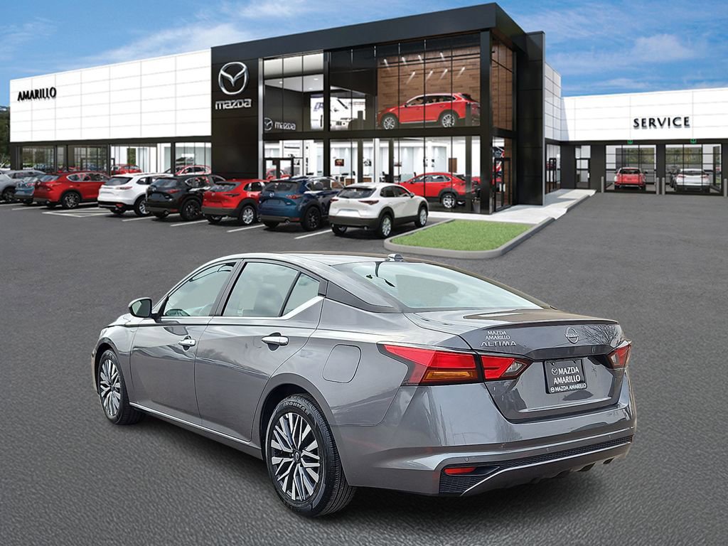 Used 2025 Nissan Altima 2.5 SV image 3