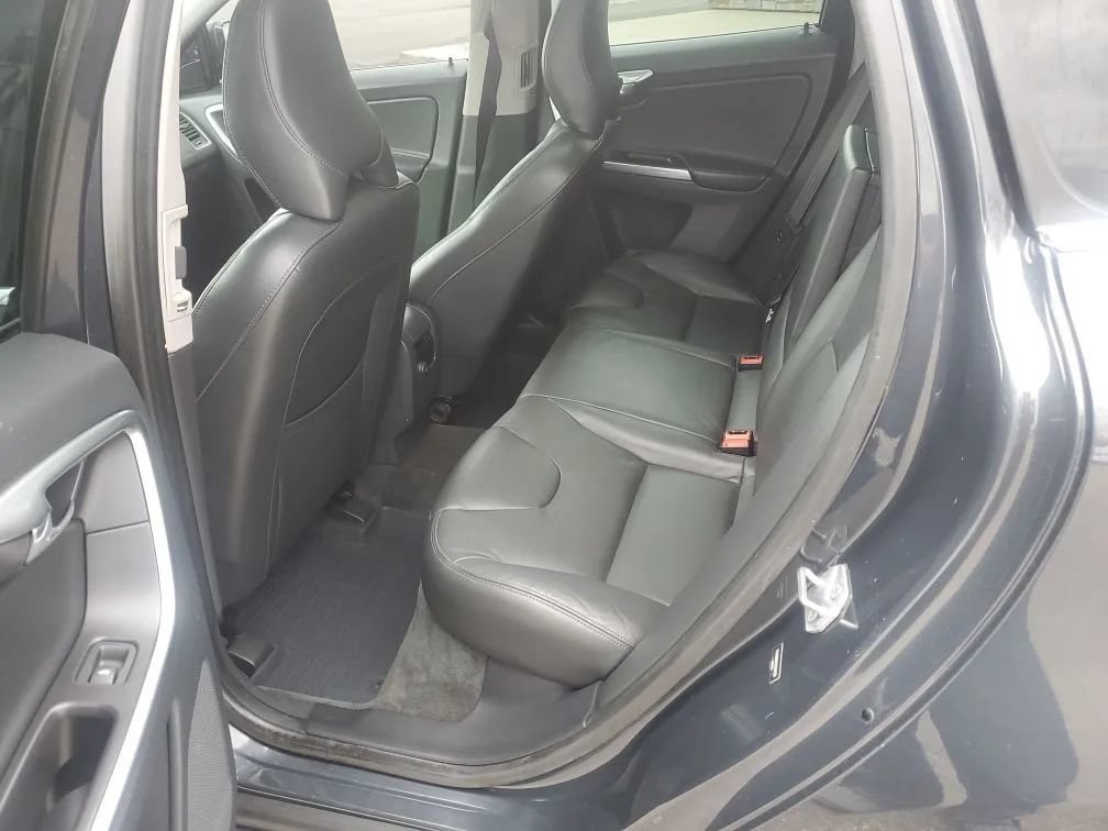 Used 2016 Volvo XC60 T6 Platinum AWD/4WD image 11