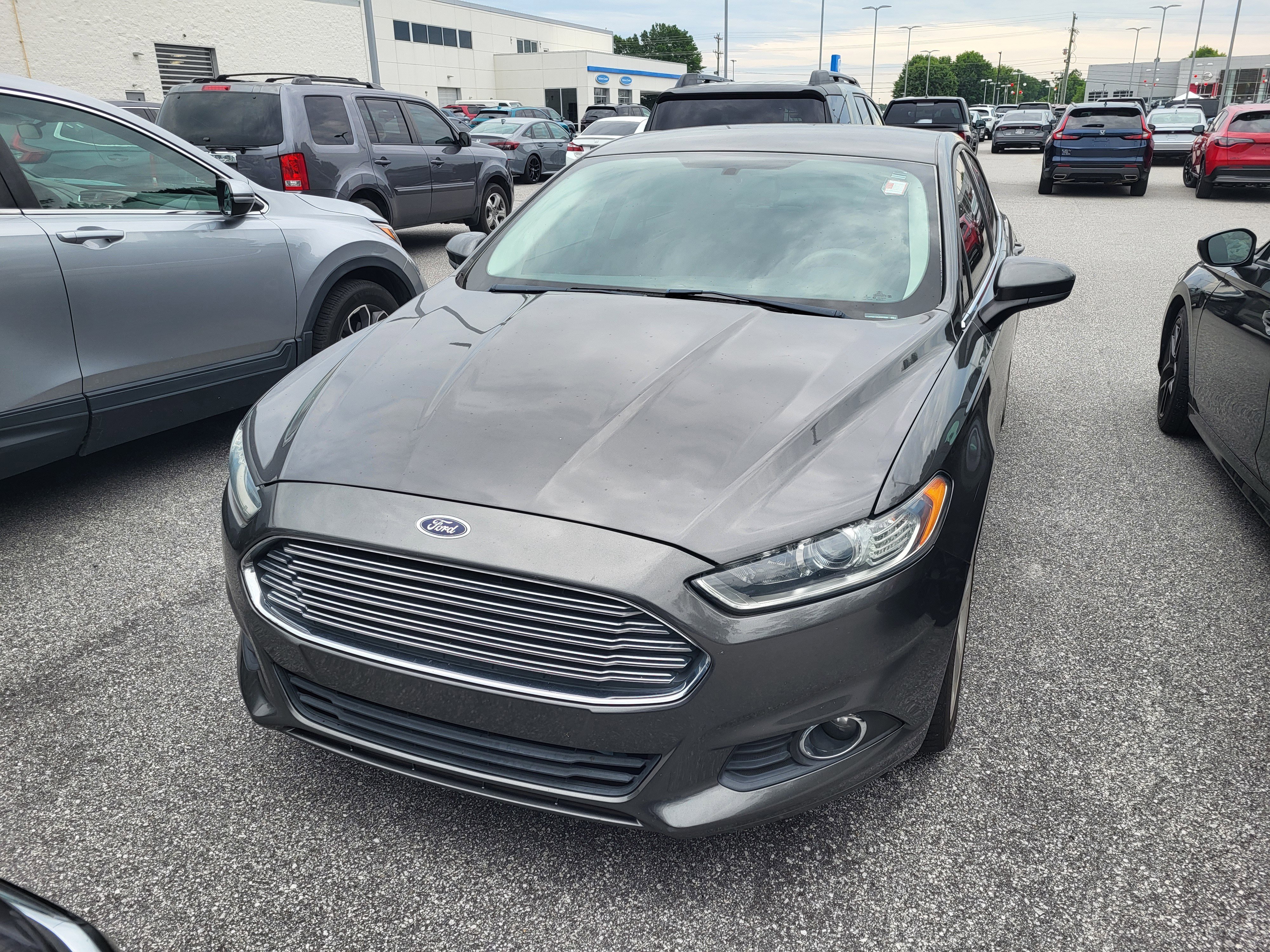 Used 2016 Ford Fusion S w/ Equipment Group 101A FWD image 2