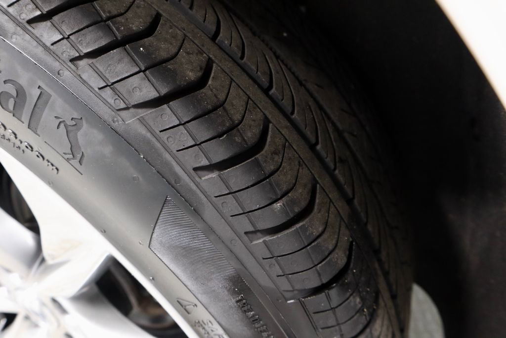 Used 2024 Buick Encore GX Avenir w/ Avenir Technology Package FWD image 20