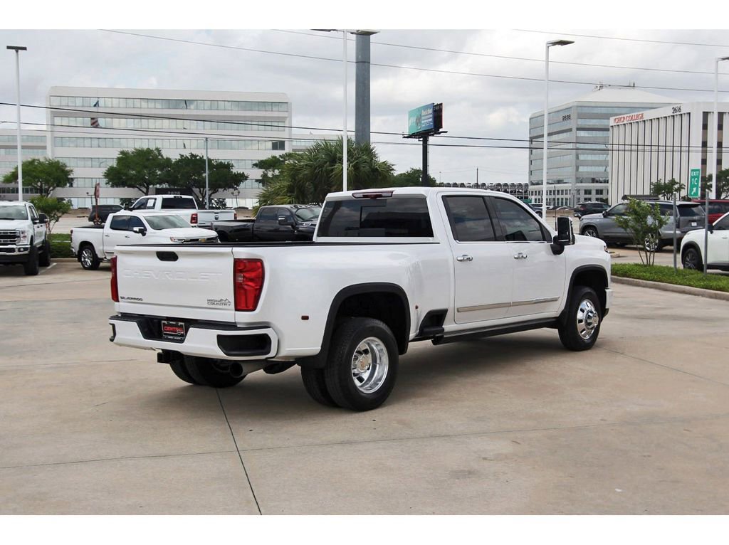 Used 2025 Chevrolet Silverado 3500 High Country w/ High Country Premium Package image 5