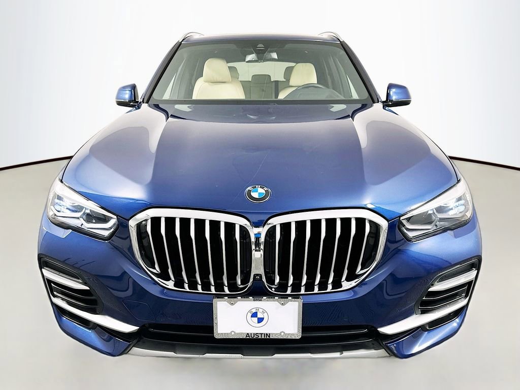 Certified 2022 BMW X5 xDrive40i w/ Luxury Seating Package image 2