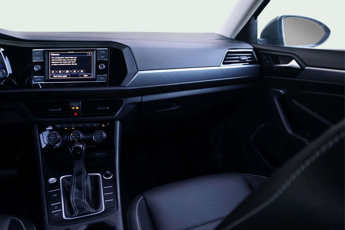 Used 2024 Volkswagen Jetta SE image 27