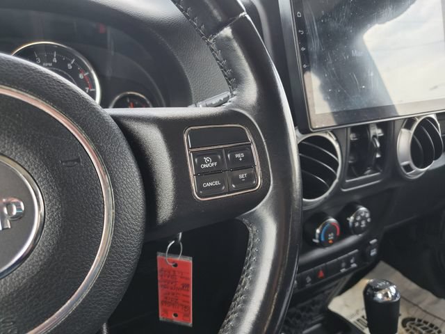 Used 2016 Jeep Wrangler Unlimited Sahara w/ Dual Top Group AWD/4WD image 12