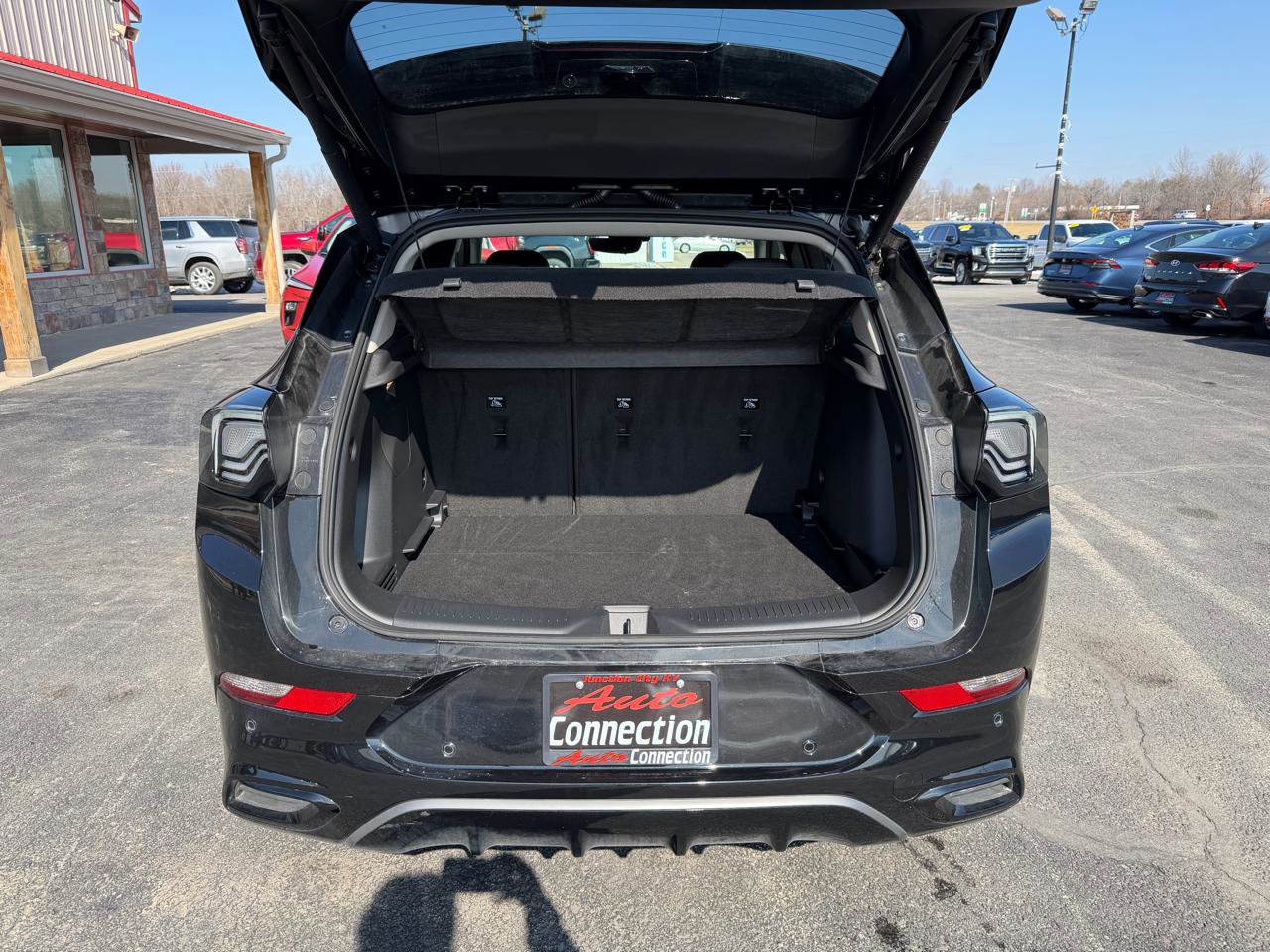 Used 2024 Buick Encore GX Avenir w/ Avenir Technology Package image 6