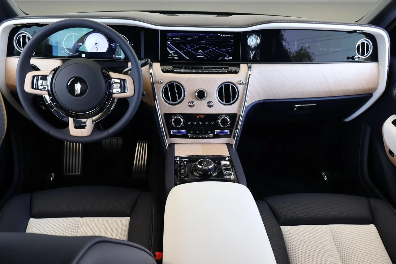 New 2026 Rolls-Royce Cullinan AWD/4WD image 10