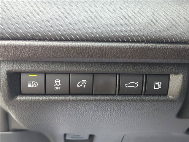 Certified 2025 Toyota Camry SE FWD image 17