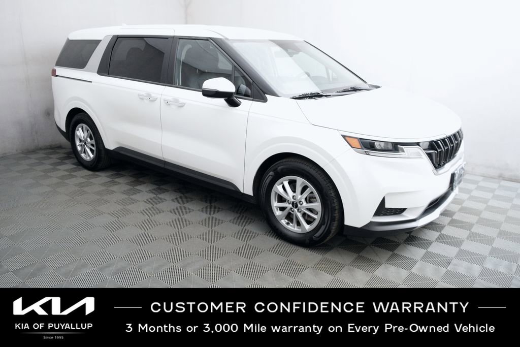 Used 2024 Kia Carnival LX FWD image 3
