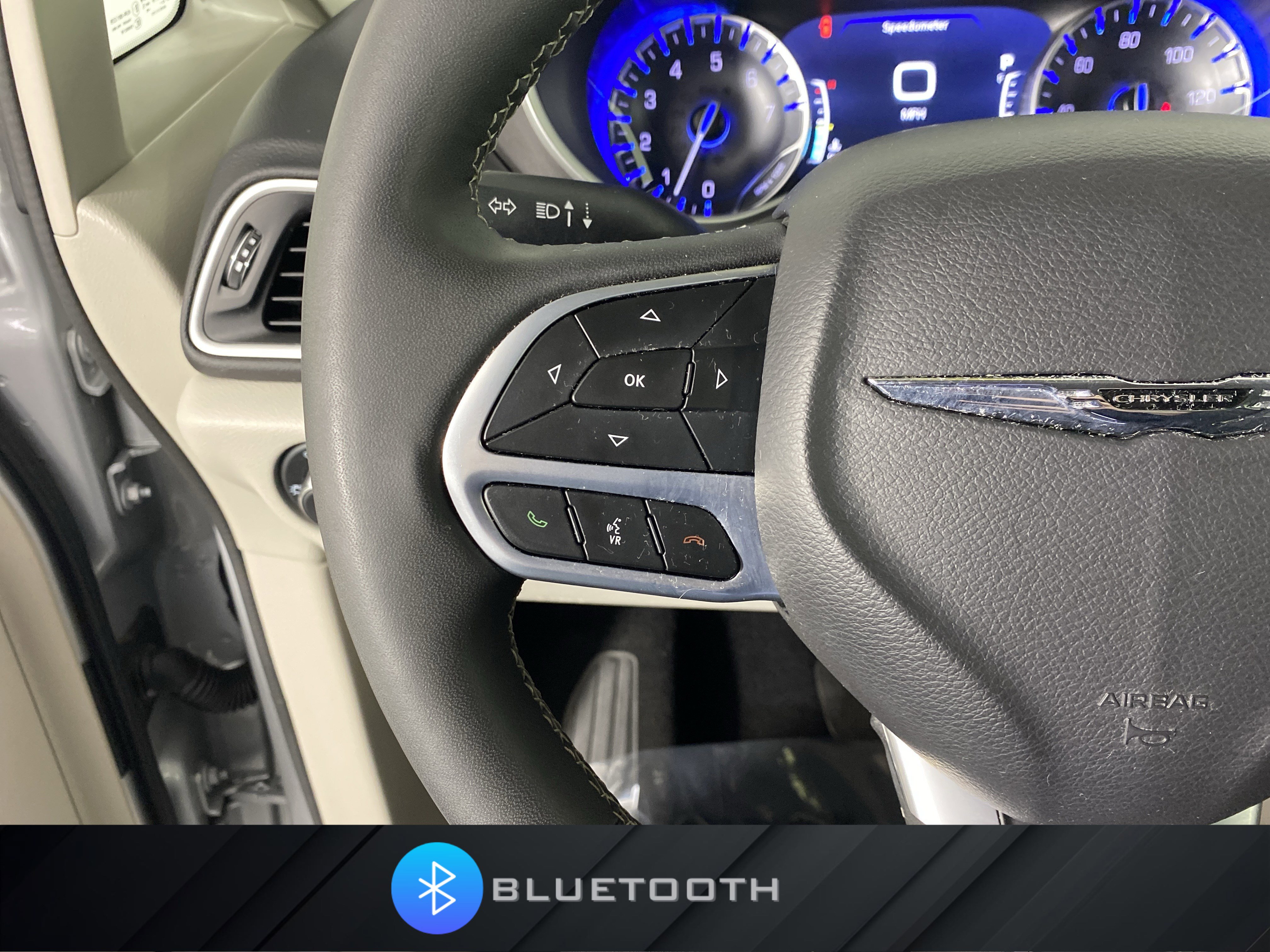 Used 2024 Chrysler Pacifica Touring-L image 22