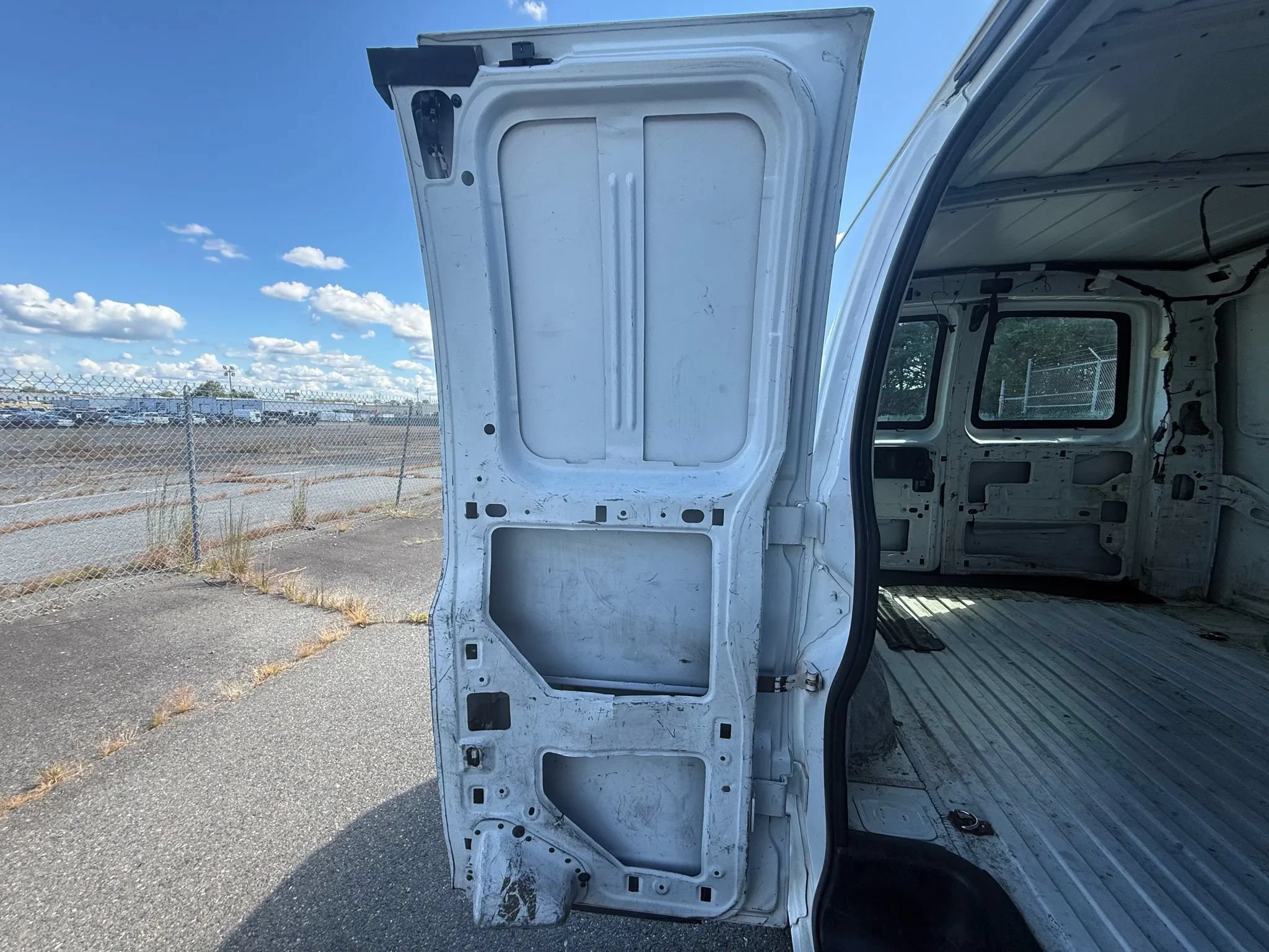 Used 2016 Chevrolet Express 2500 RWD image 55