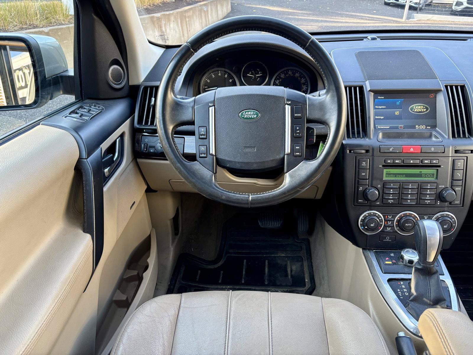 Used 2011 Land Rover LR2 HSE AWD/4WD image 9