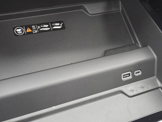 New 2026 Chevrolet Suburban High Country image 9