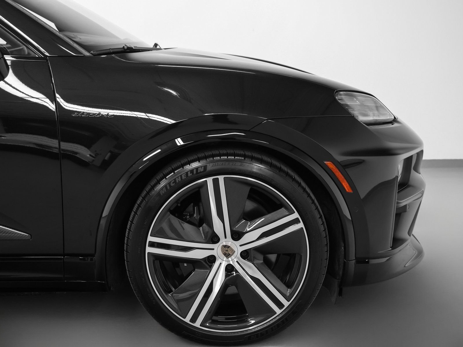 New 2025 Porsche Macan Turbo Electric AWD/4WD image 17