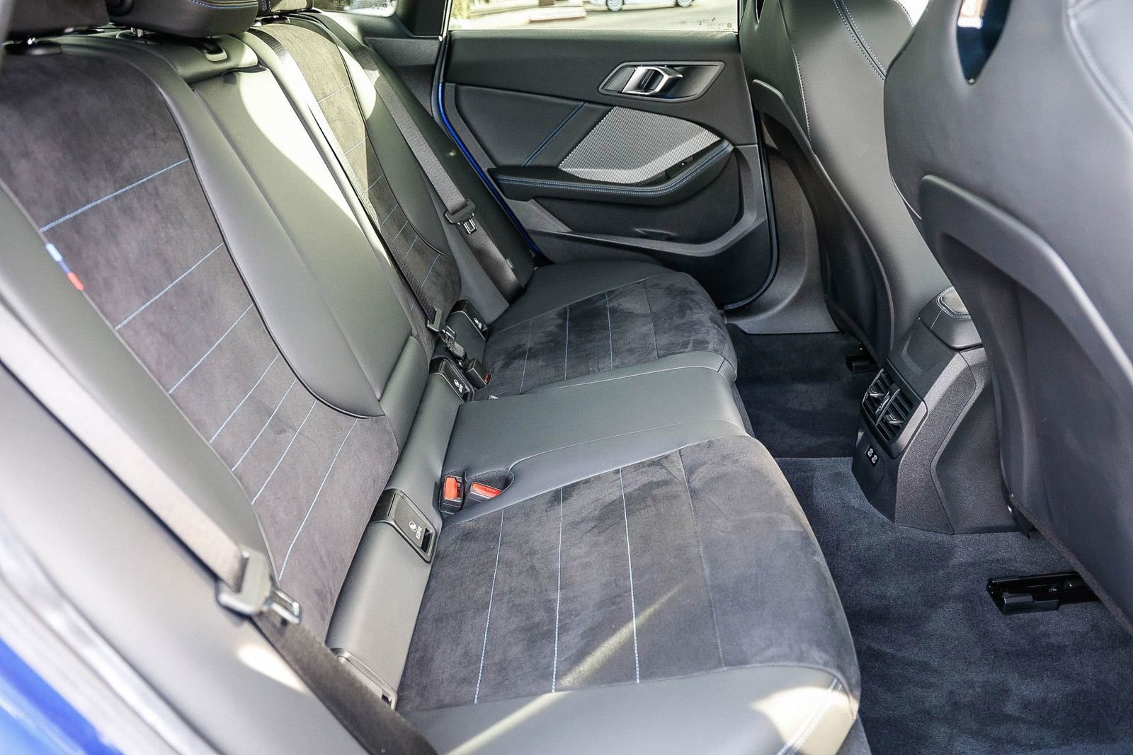 Used 2025 BMW M235i xDrive w/ M Performance Package image 18