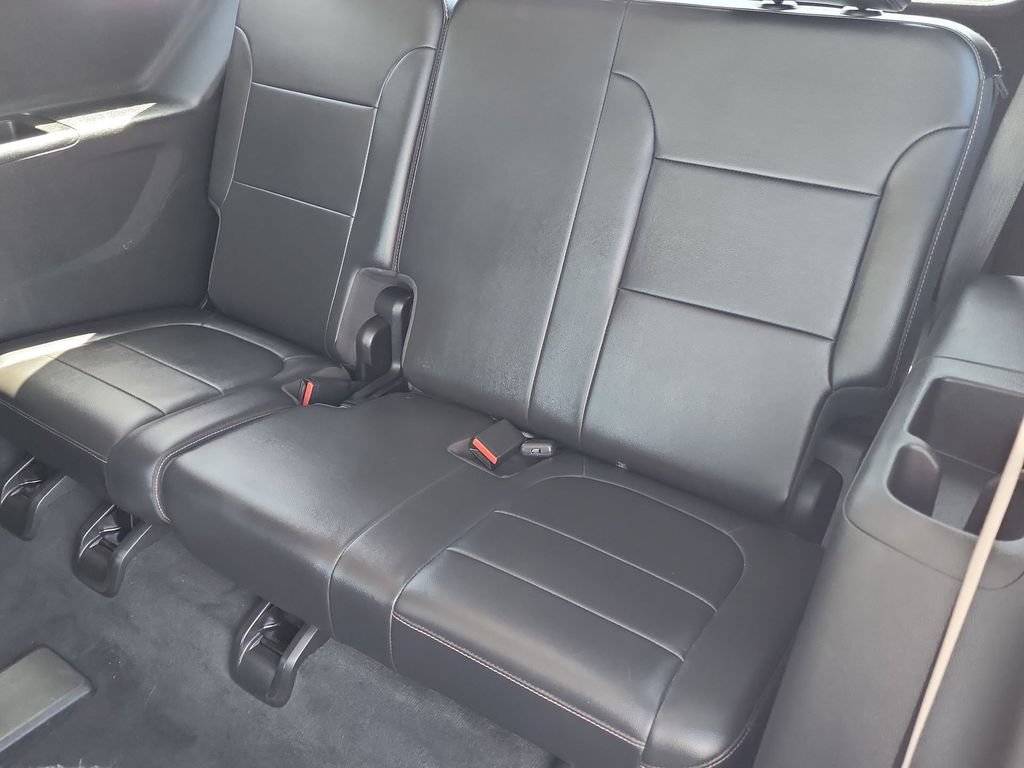 Used 2021 Chevrolet Traverse LT FWD image 22
