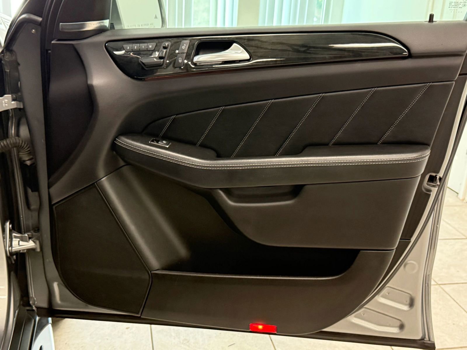 Used 2016 Mercedes-Benz GL 320 BlueTEC 4MATIC w/ Premium I Package image 26