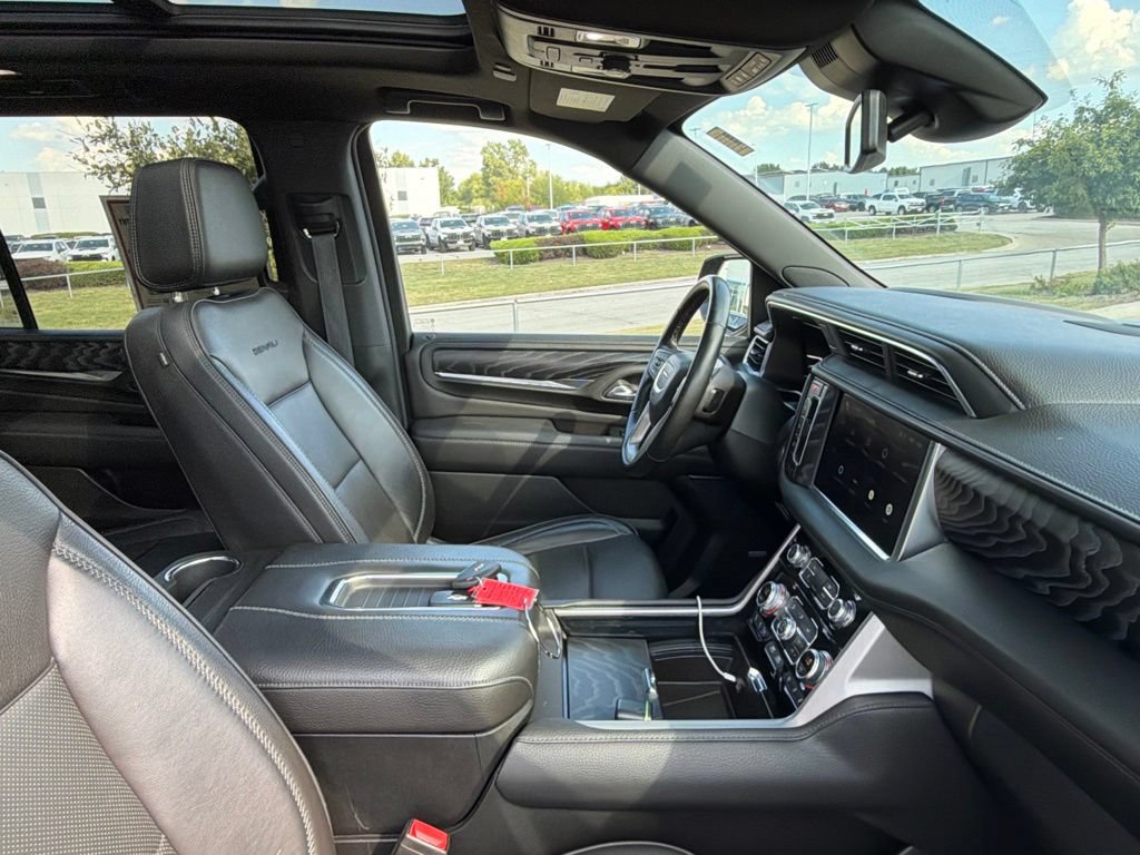 Used 2023 GMC Yukon Denali AWD/4WD image 35