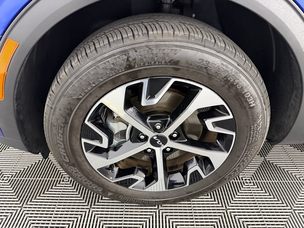 Used 2024 Kia Sportage EX image 12