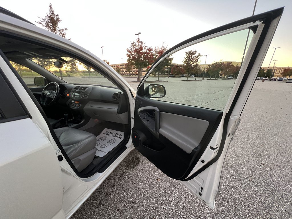 Used 2010 Toyota RAV4 Limited AWD/4WD image 10