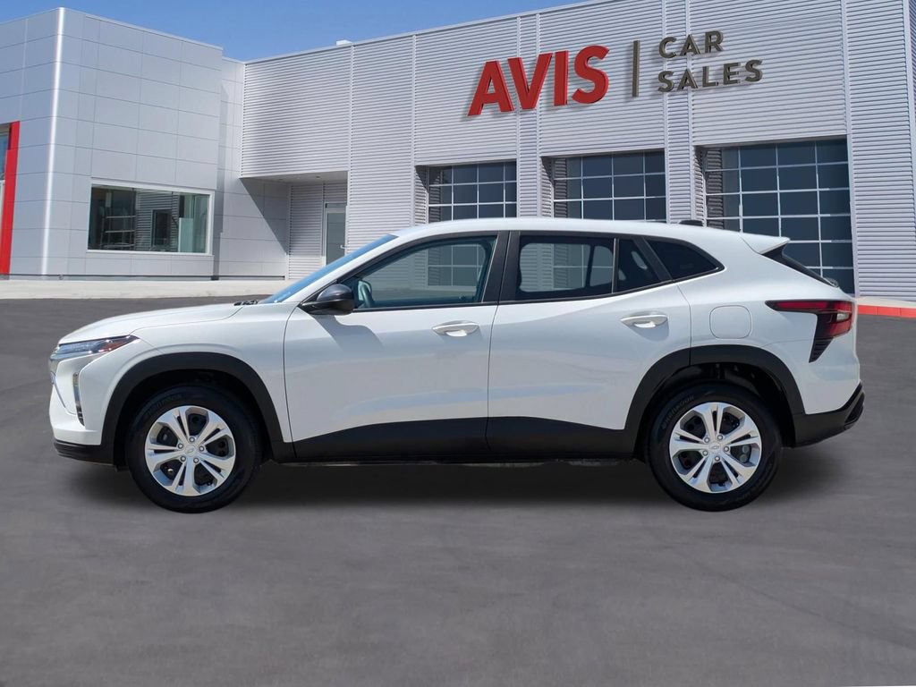 Used 2025 Chevrolet Trax LS FWD image 10