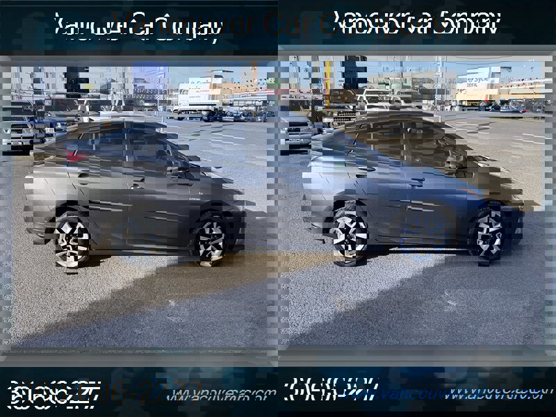 Used 2016 Toyota Prius Four Touring w/ Premium Convenience Package image 8