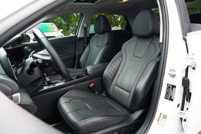 Used 2022 Hyundai Elantra Limited FWD image 15