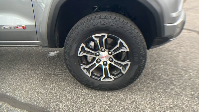 Used 2023 GMC Canyon AT4 w/ AT4 Premium Package AWD/4WD image 9