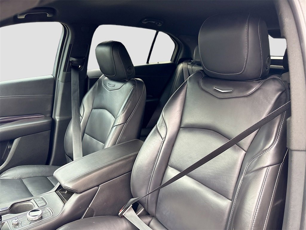 Used 2022 Cadillac XT4 Luxury w/ Cold Weather Package image 21