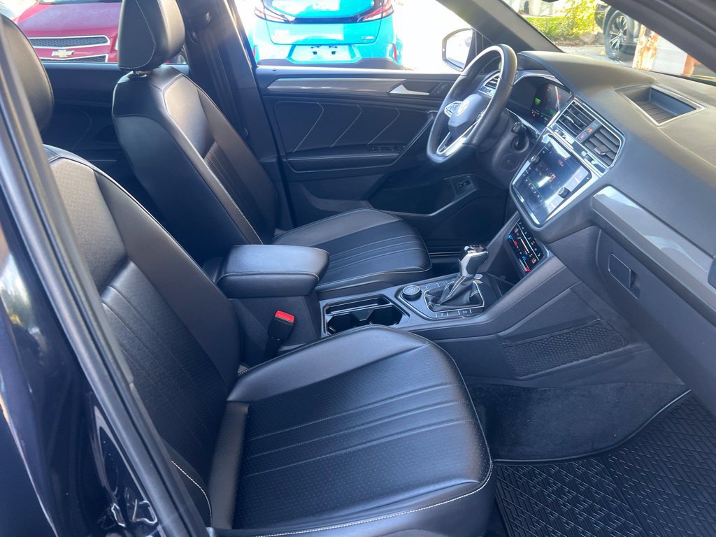 Used 2024 Volkswagen Tiguan SE R-Line w/ MDO Package, Two-Row AWD/4WD image 21