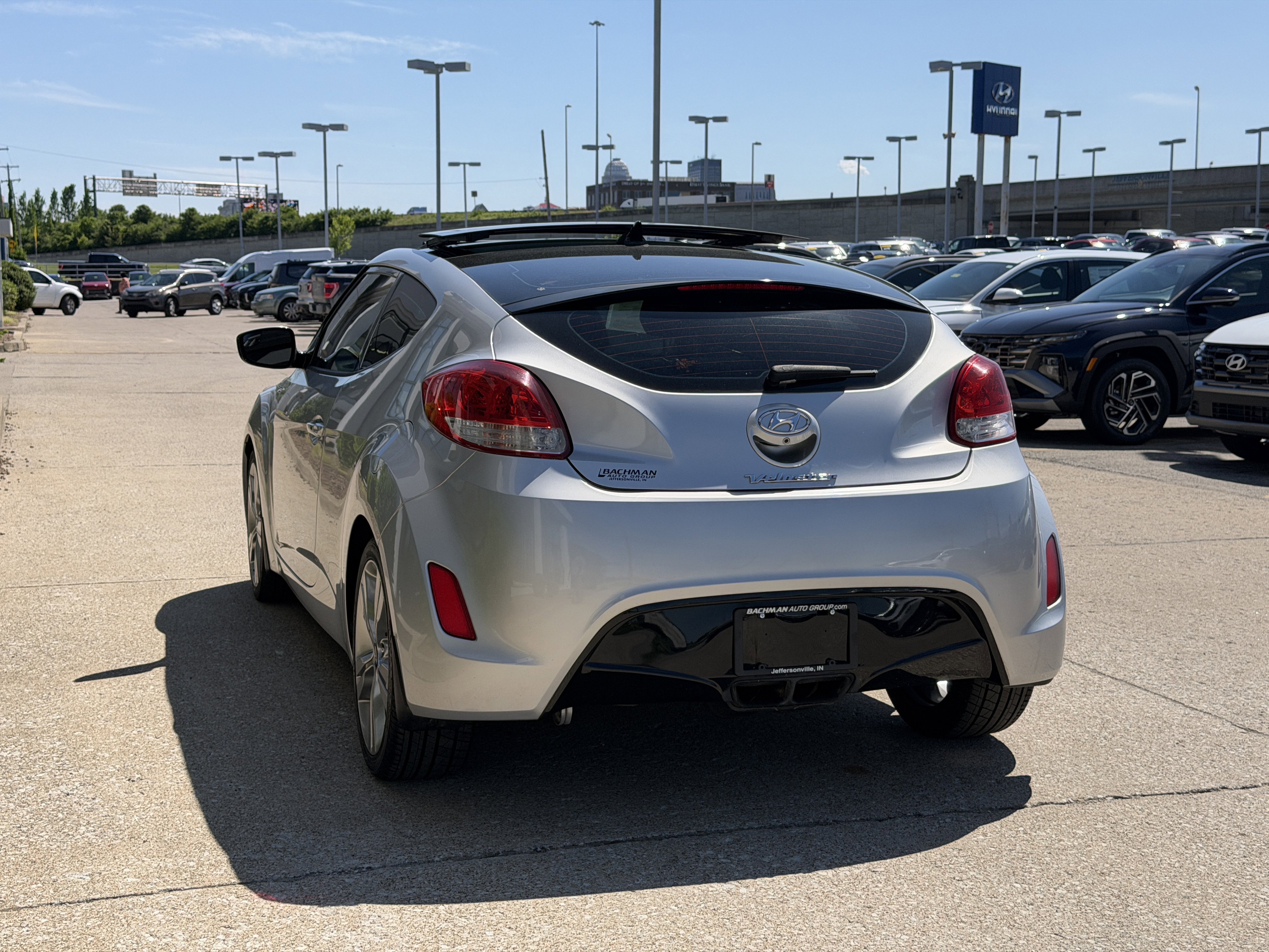 Used 2017 Hyundai Veloster Value Edition FWD image 7
