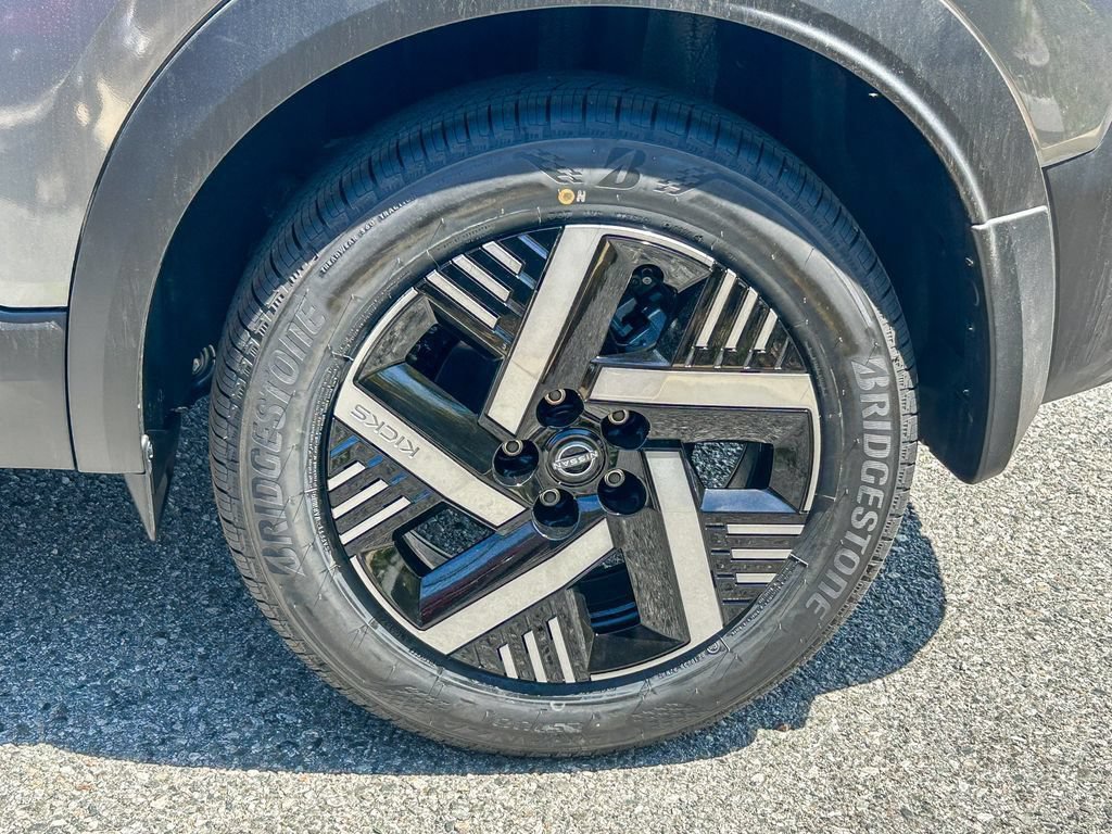 New 2026 Nissan Kicks SV w/ Charging Package FWD image 12