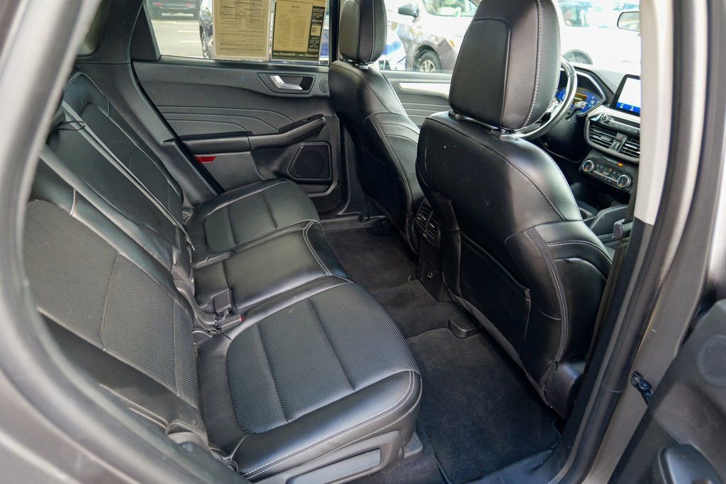 Used 2022 Ford Escape SEL w/ Technology Package image 29