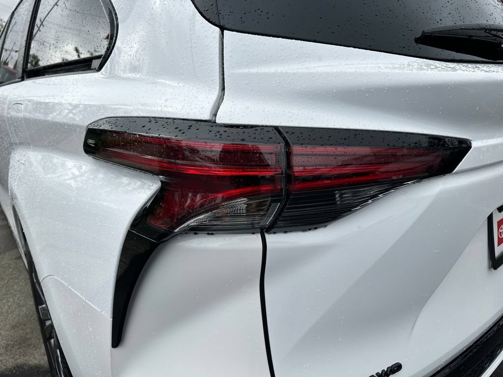 Certified 2026 Toyota Sienna XSE AWD/4WD image 10