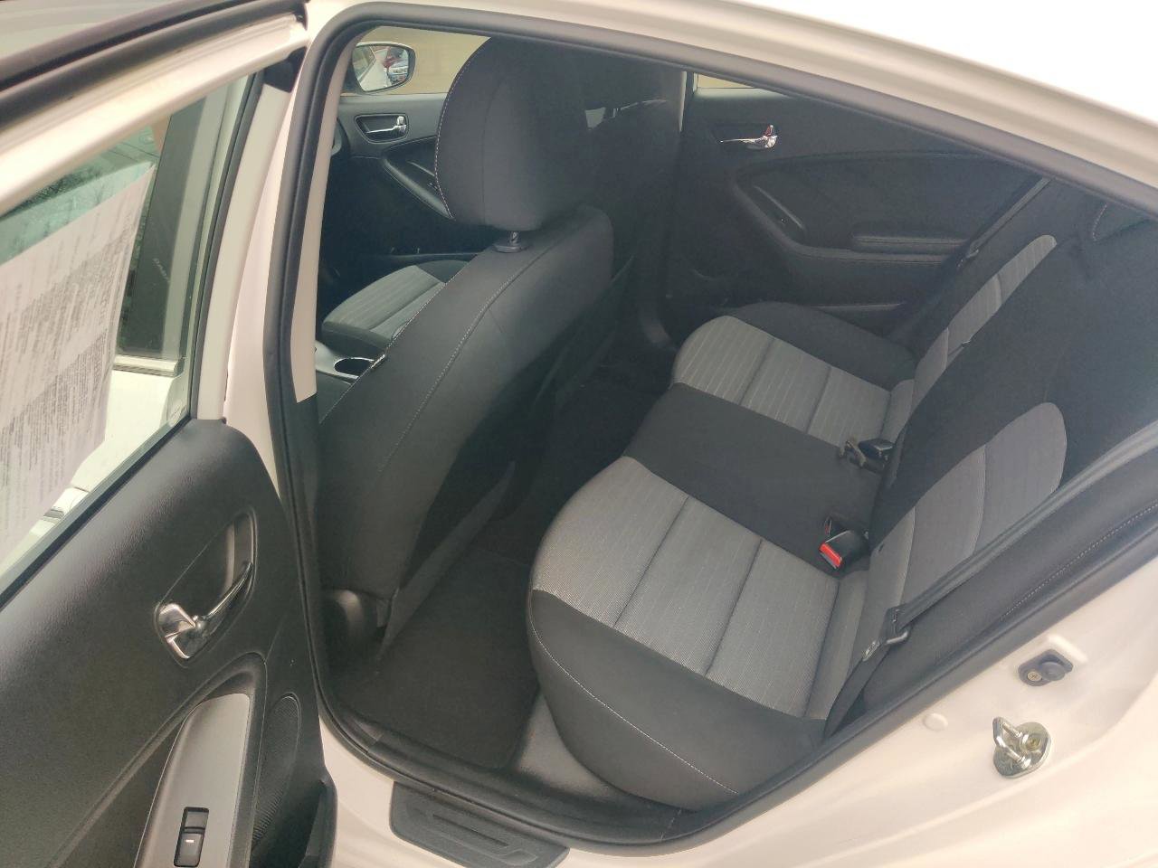 Used 2015 Kia Forte EX w/ UVO Package W/17" Alloys image 10