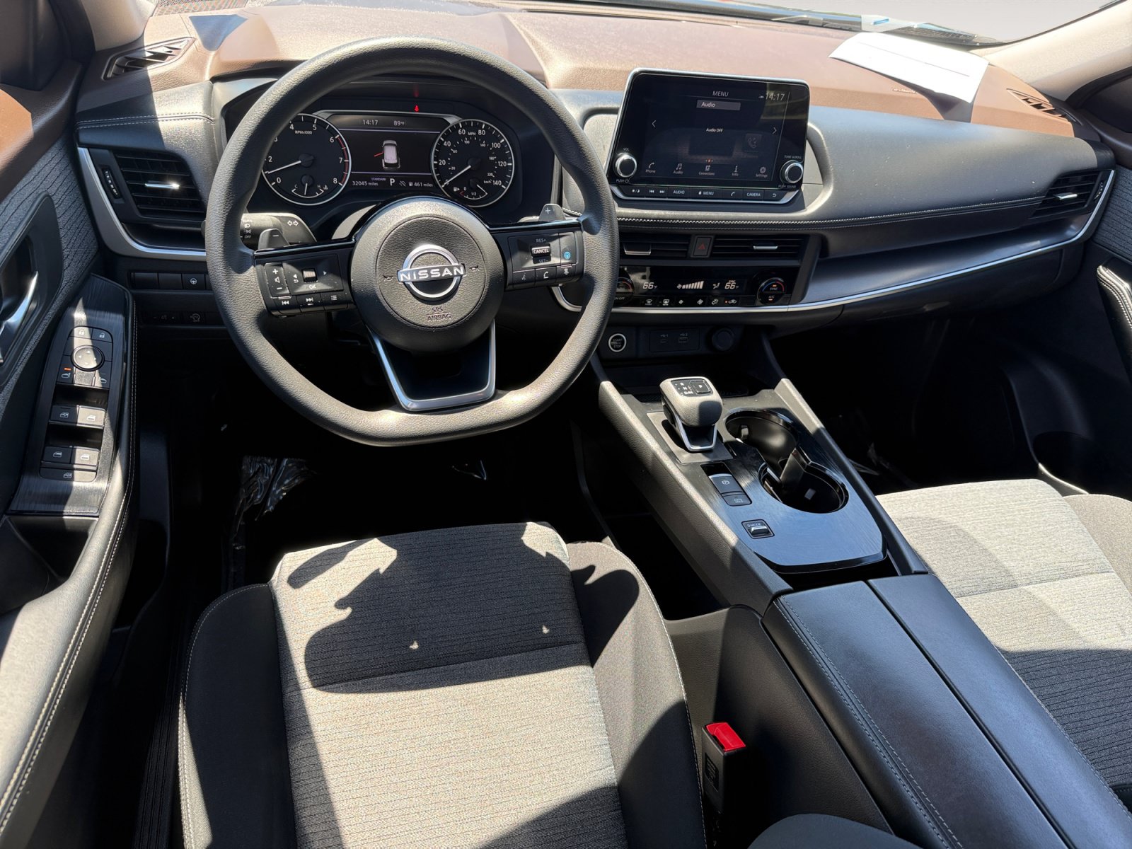 Used 2023 Nissan Rogue SV FWD image 15