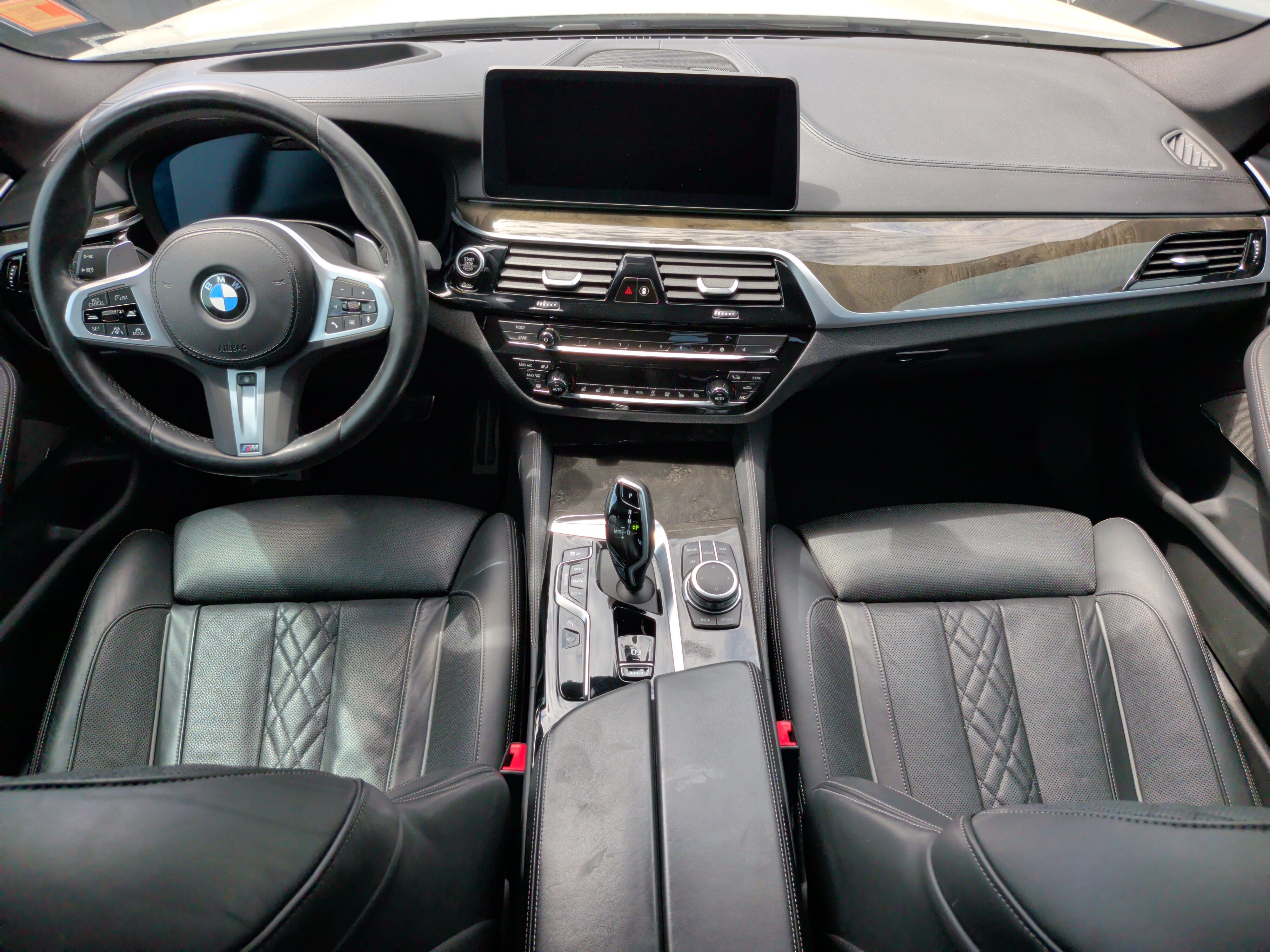 Used 2022 BMW M550i xDrive w/ Dynamic Handling Package AWD/4WD image 32