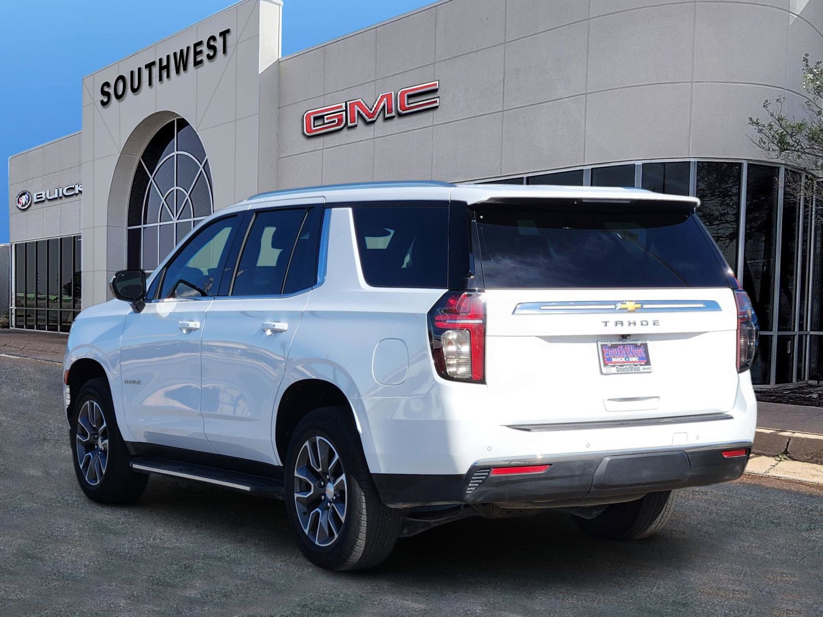 Used 2024 Chevrolet Tahoe LS w/ Driver Alert Package image 4