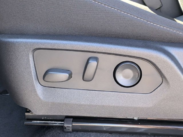 New 2026 GMC Canyon Elevation w/ Convenience Package RWD image 20