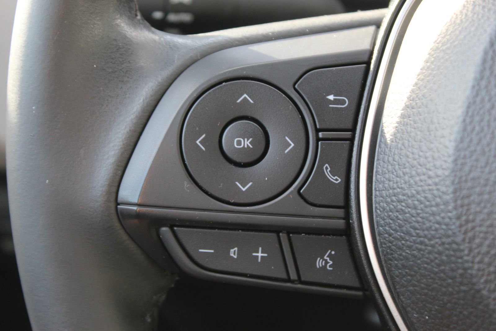 Used 2024 Toyota Corolla SE image 19