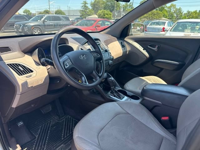 Used 2015 Hyundai Tucson GLS w/ Option Group 02 FWD image 11