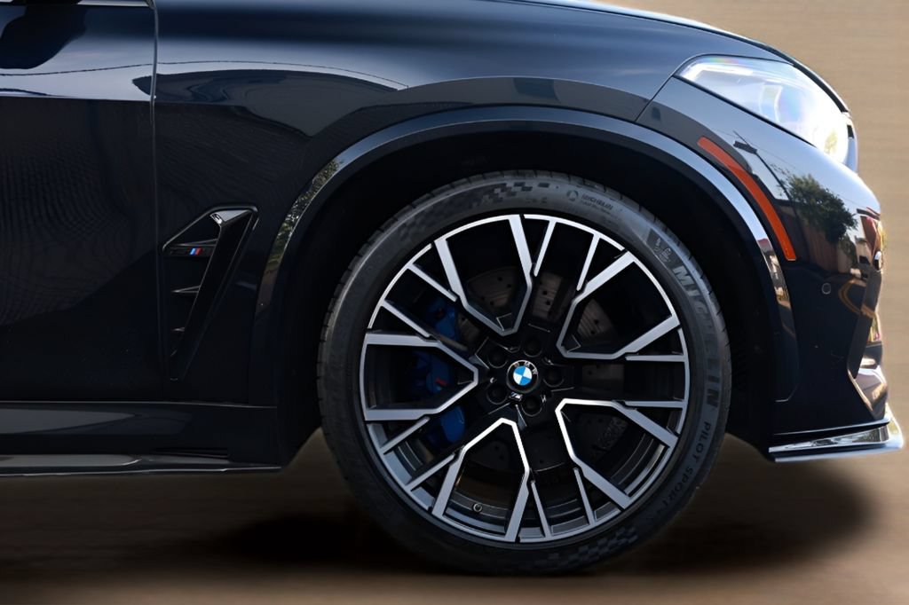 Used 2020 BMW X5 M Competition w/ Executive Package AWD/4WD image 15