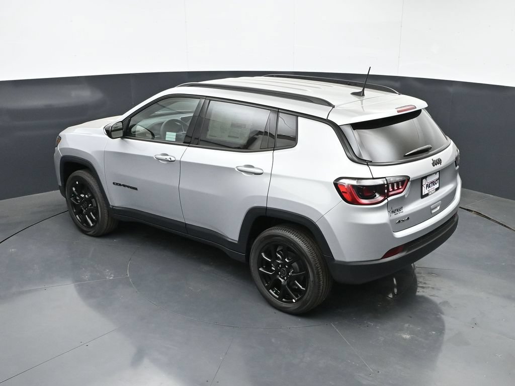 New 2026 Jeep Compass Latitude AWD/4WD image 33
