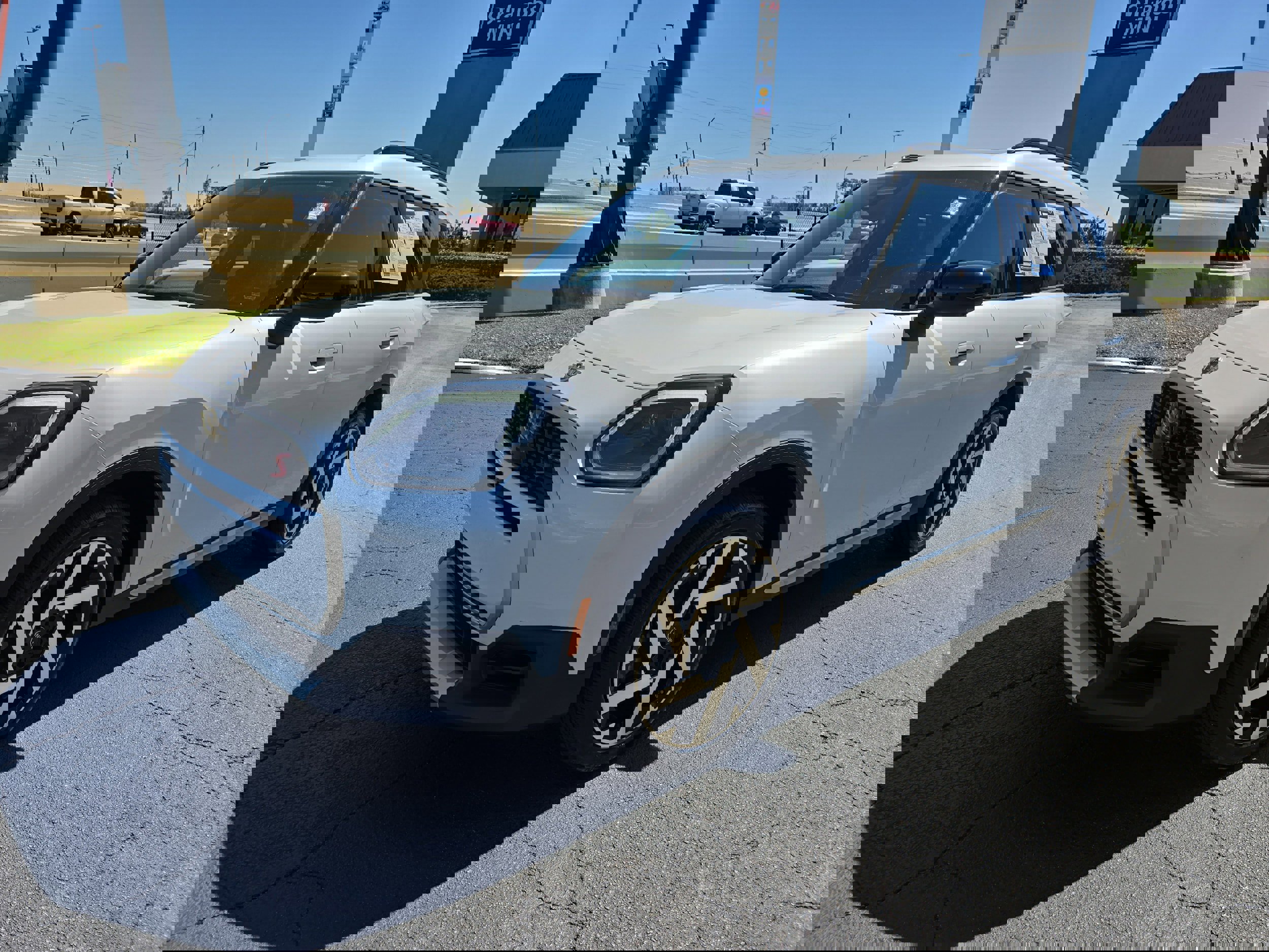 Used 2025 MINI Cooper Countryman S w/ Comfort Package Max image 8