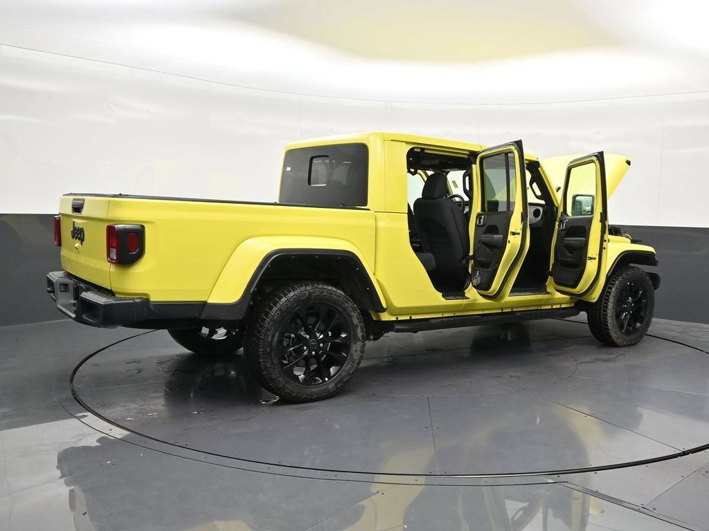 Used 2024 Jeep Gladiator Sport AWD/4WD image 31