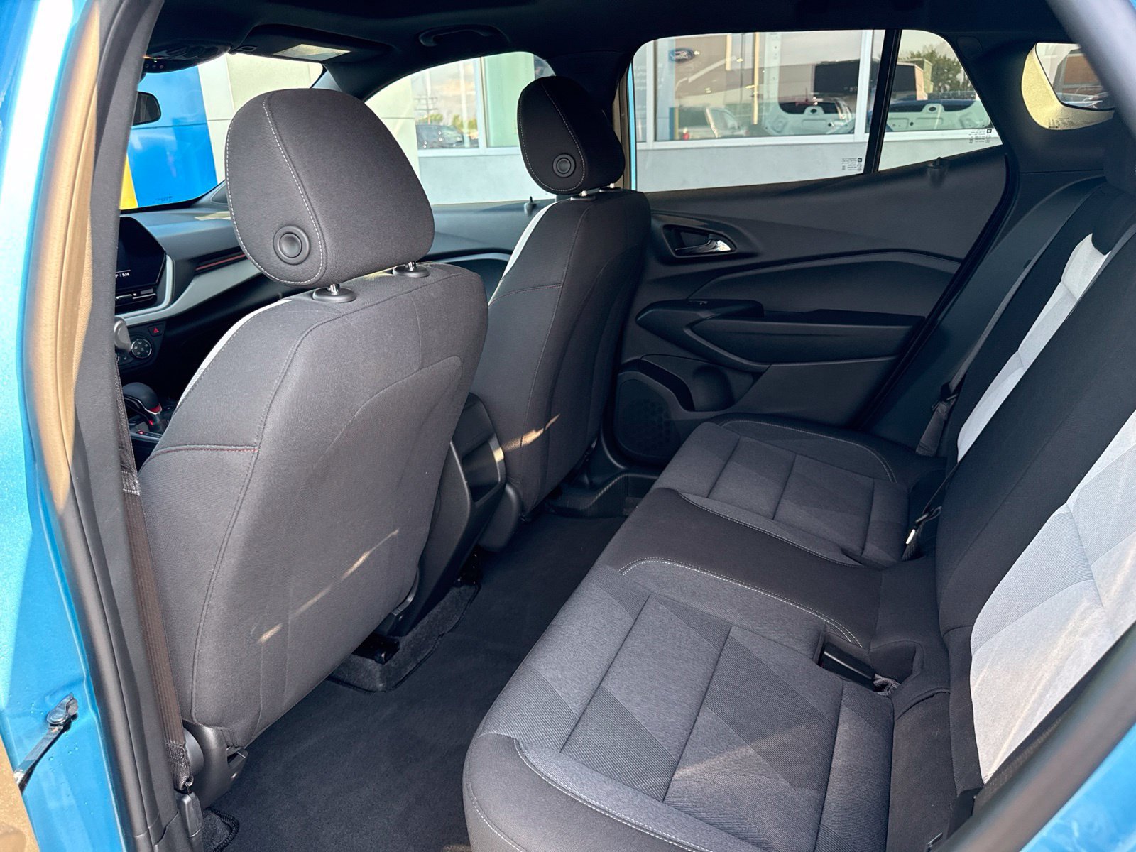 Used 2025 Chevrolet Trax RS w/ Sunroof Package FWD image 15