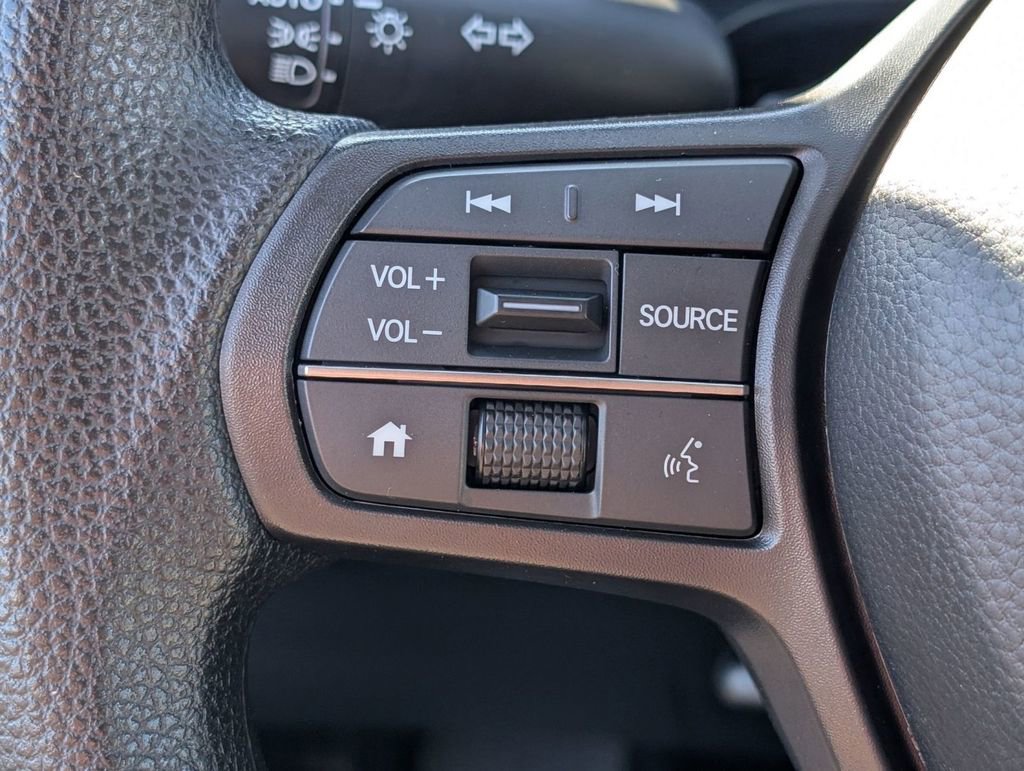Used 2025 Honda HR-V LX image 27