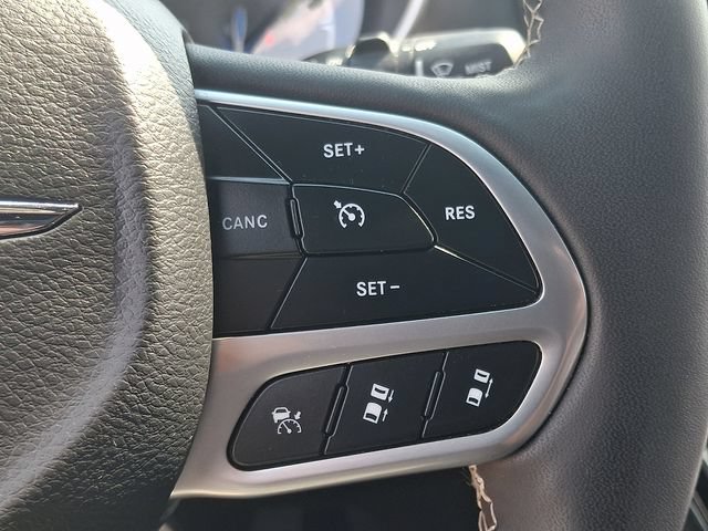 Used 2025 Chrysler Pacifica Select FWD image 22