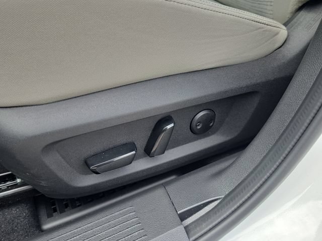 Certified 2023 Nissan Rogue SV FWD image 20